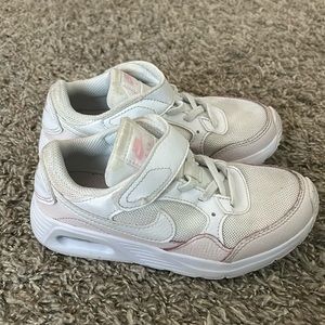 Girls Nike Air Max sneaker. Size 13.5.